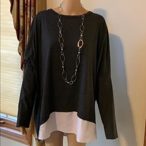 Weekend Sale❤️Gray Tunic with White Shirt Tail!